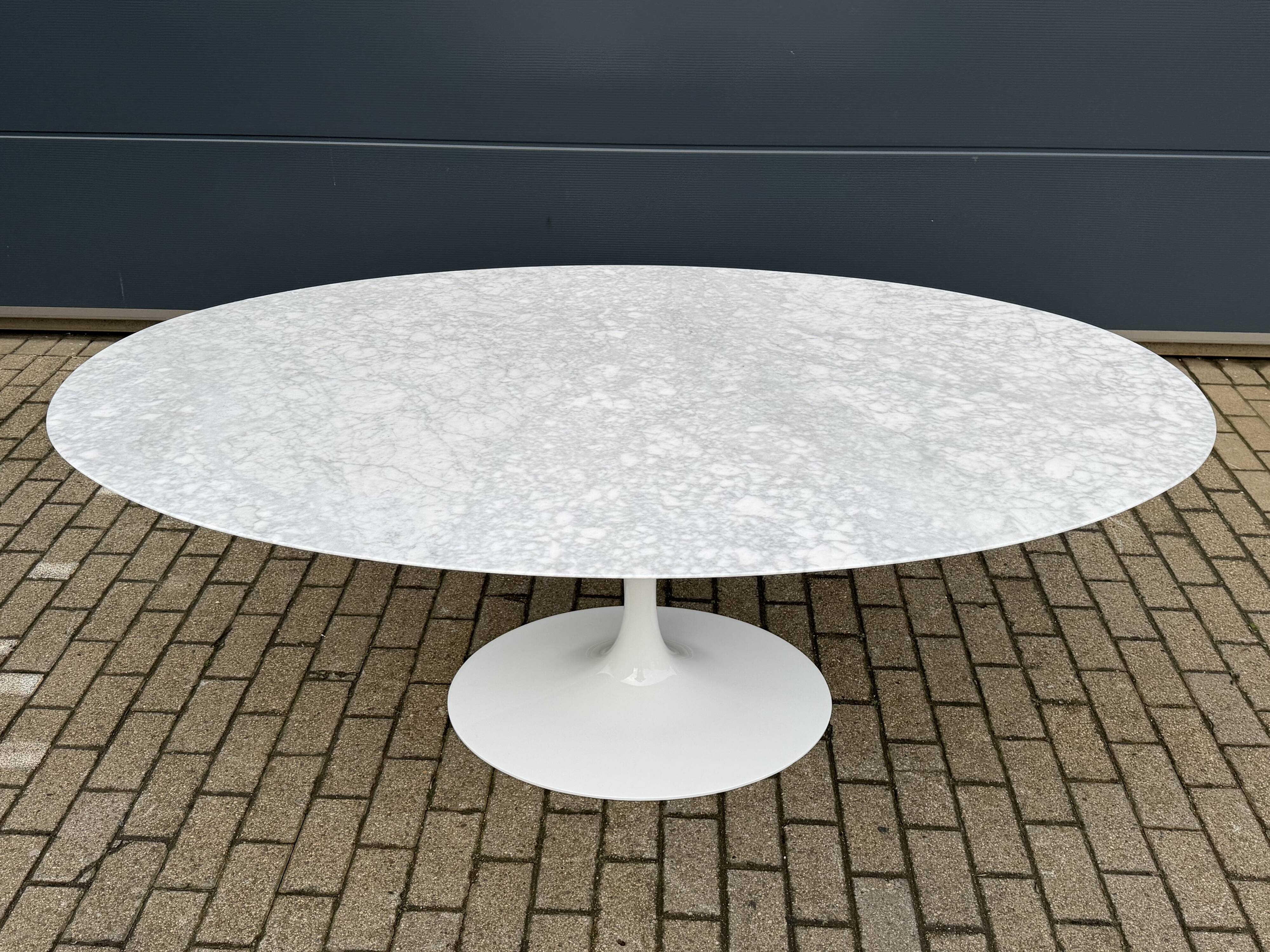 Original Knoll Tulip oval dining table (198cm) Carrara marble