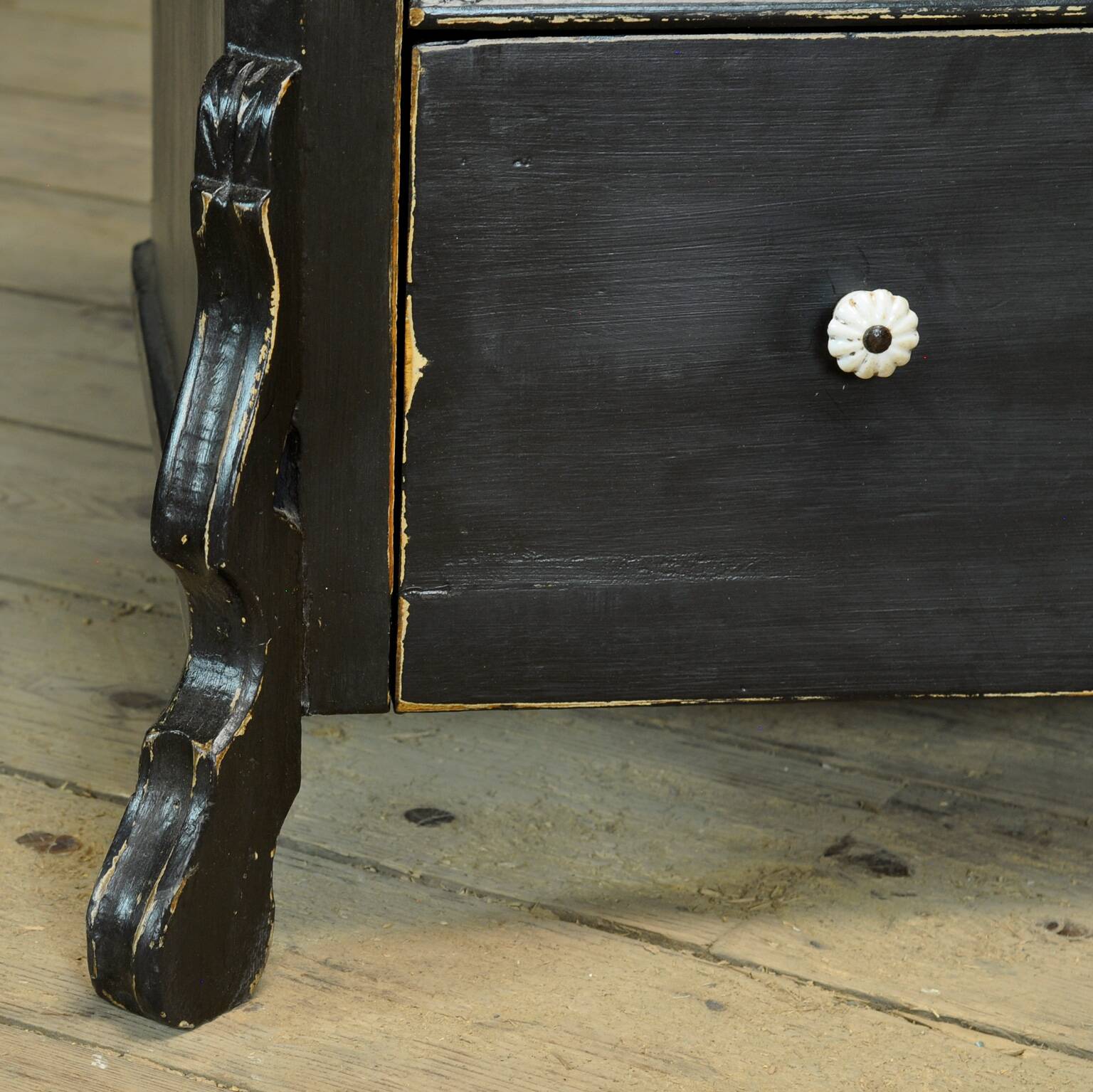 Oak and pine chest of drawers, 1910s