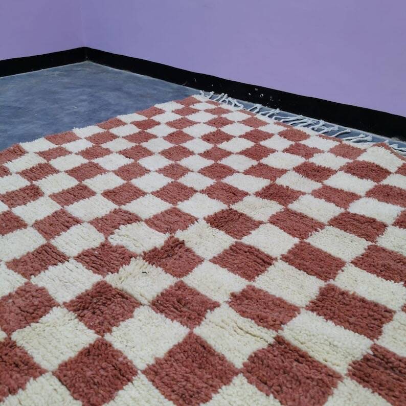 Handwoven natural wool rug, size 150/250 cm.