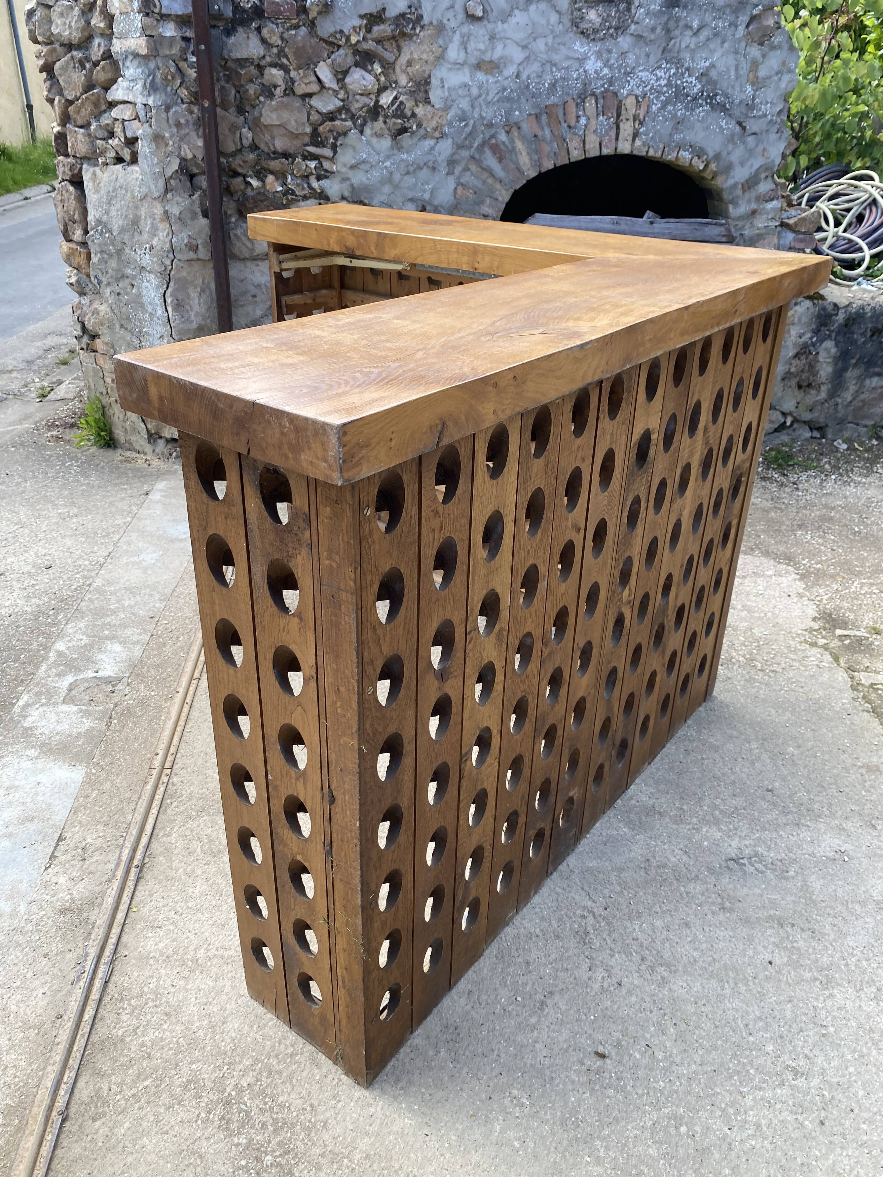 L-shaped walnut solid wood bar, professional furniture, bistro counter, reception.