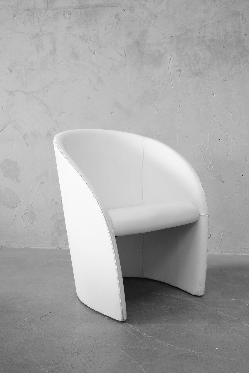 Intervista Leather Armchair by Massimo and Lella Vignelli for Poltrona Frau, 1989.