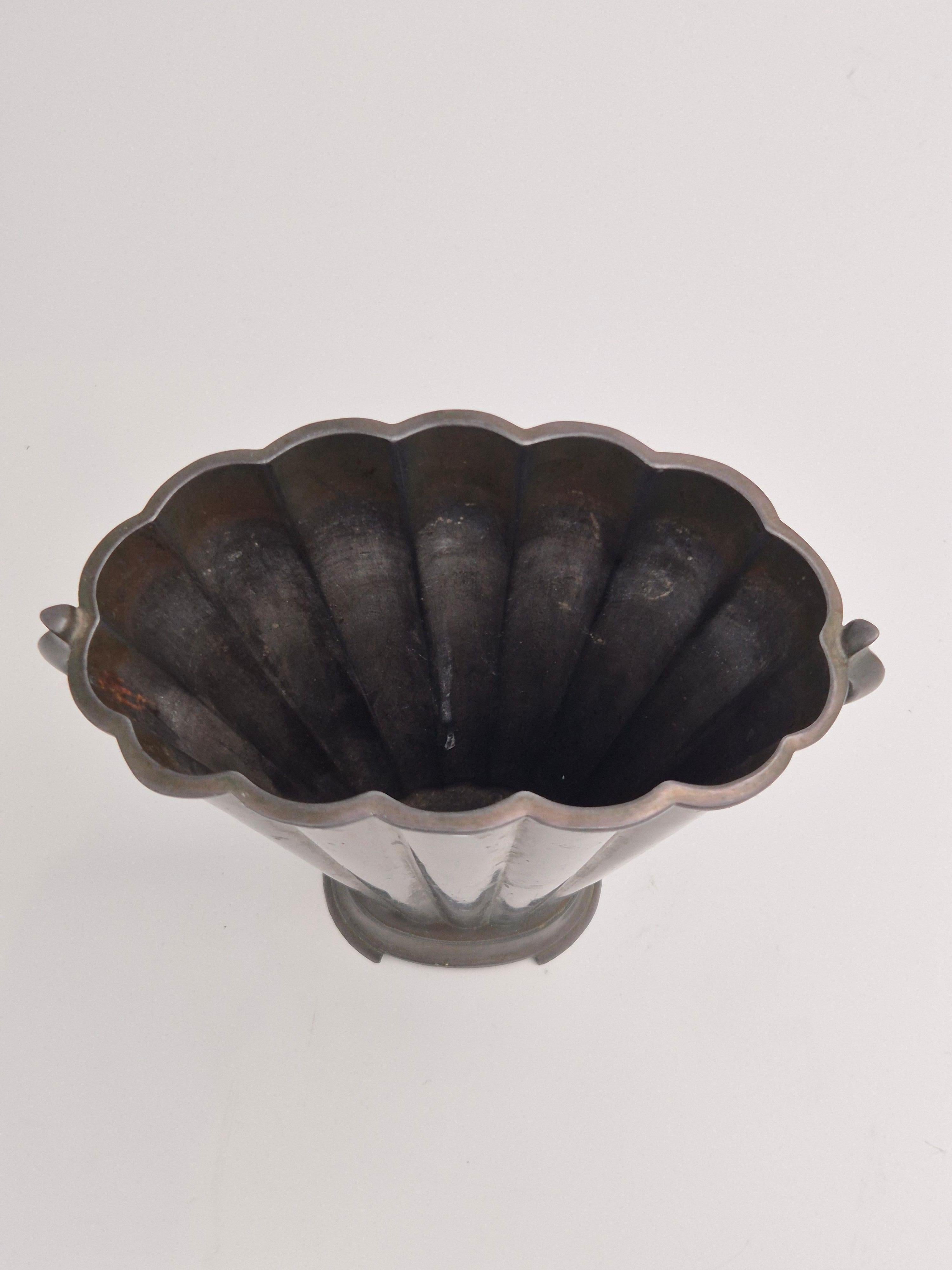 Vase sculptural en Diskometal par Just Andersen, années 1930 / Grâce danoise / Art Déco
