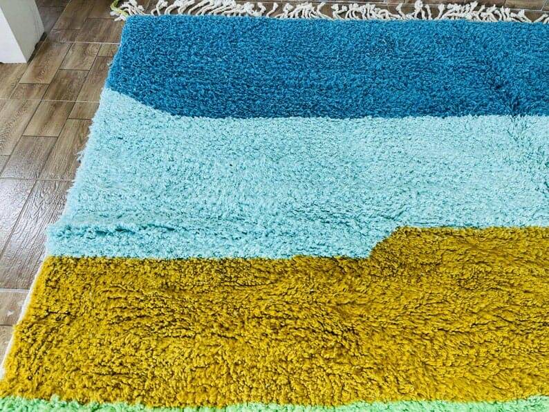 Traditional handmade Beni Ouraine rug, size 150 x 250 cm