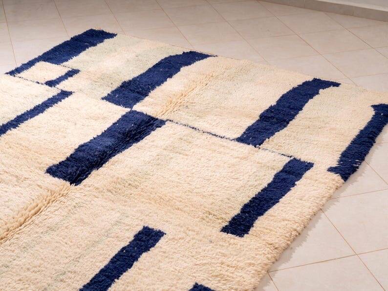 Authentic traditional handmade pure wool rug size 150/250 cm.
