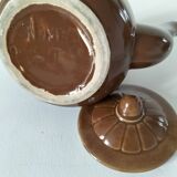 "Selfish" teapot