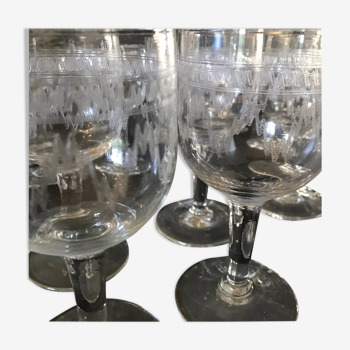 Product BHV Series of 6 glasses chiseled mid-XXth.