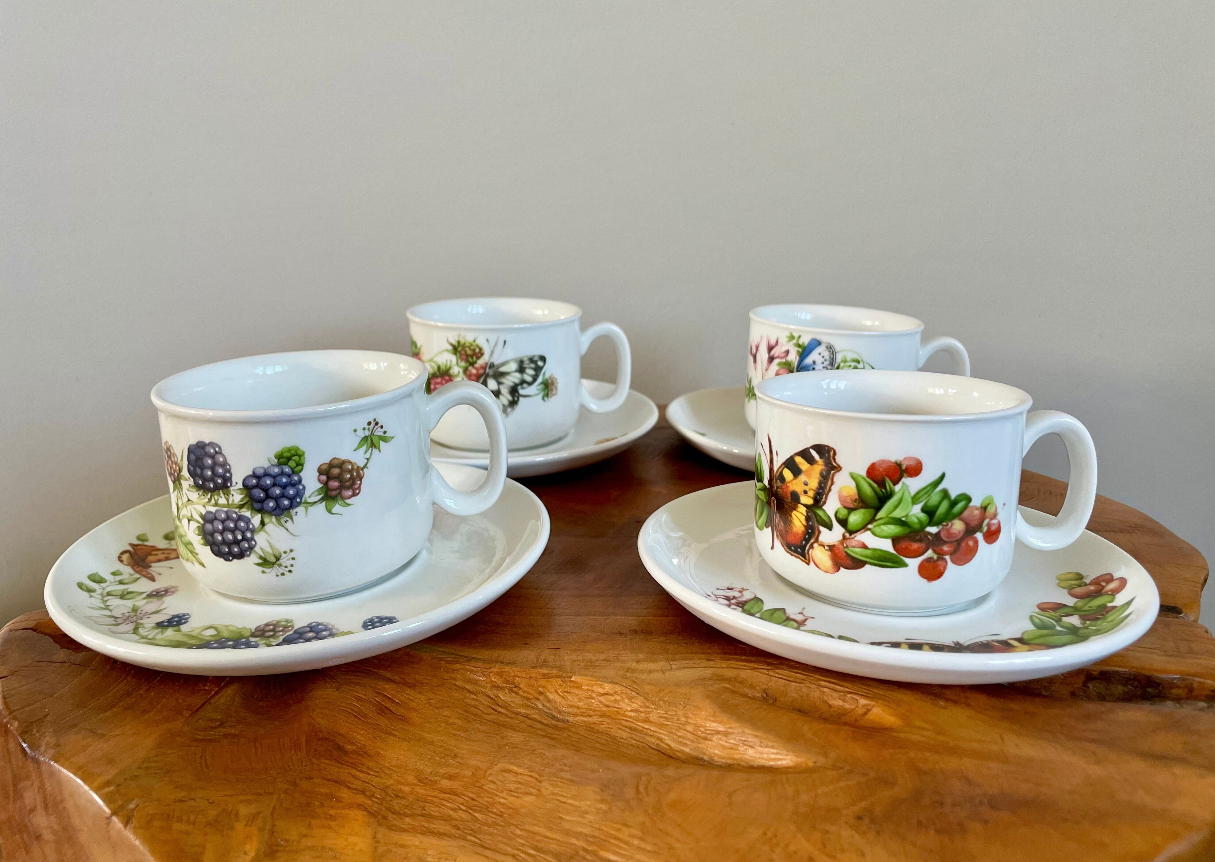 Set of 4 Marjolein Bastin Teacups with Saucers from the "Libelle" Series, J&G Meakin, Wedgwood Group