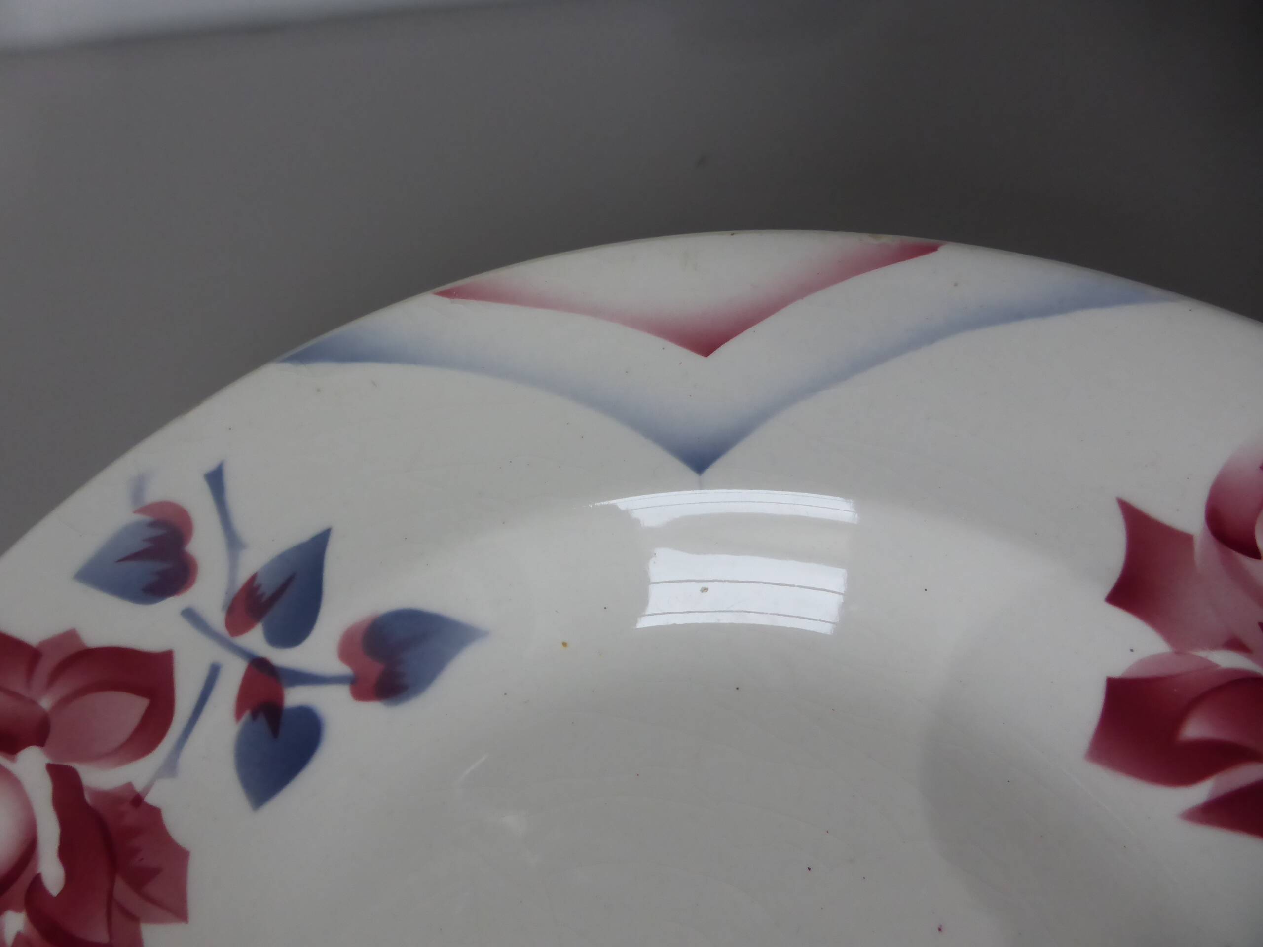 Vintage deep plate from Longchamp 231122