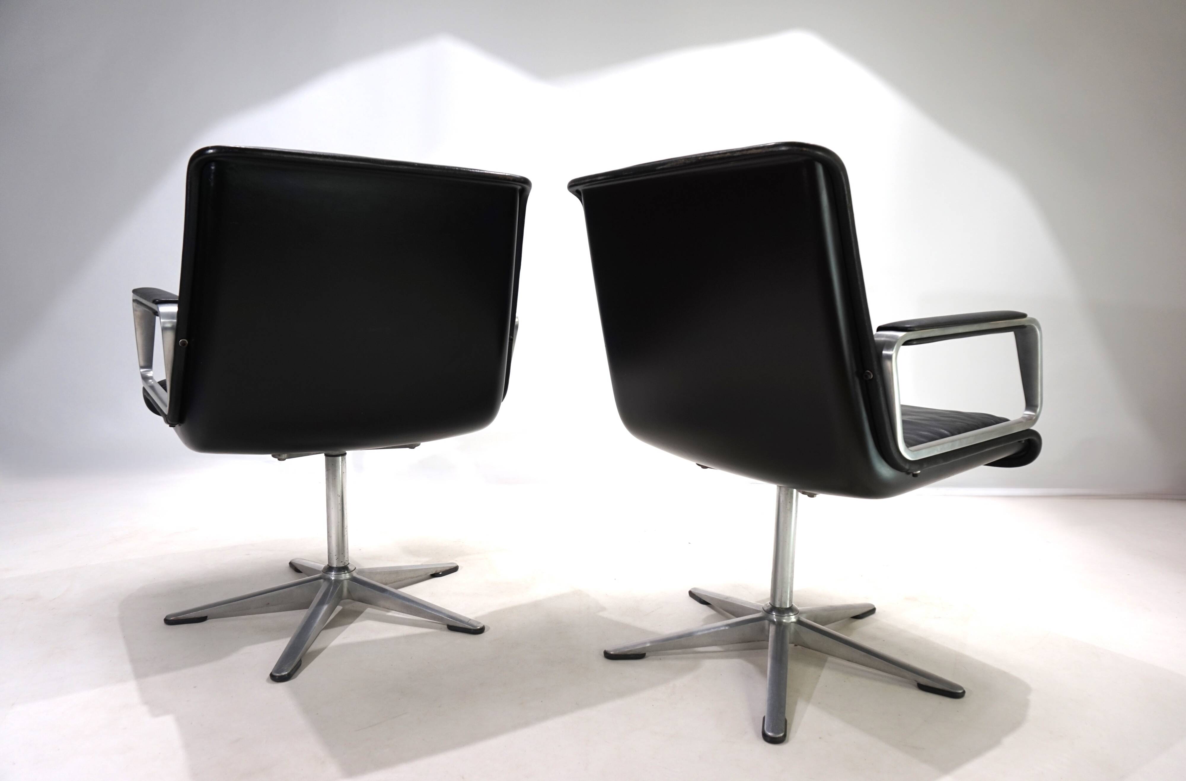 Set of 2 Wilkhahn Delta conference/dining chairs from the Delta Group