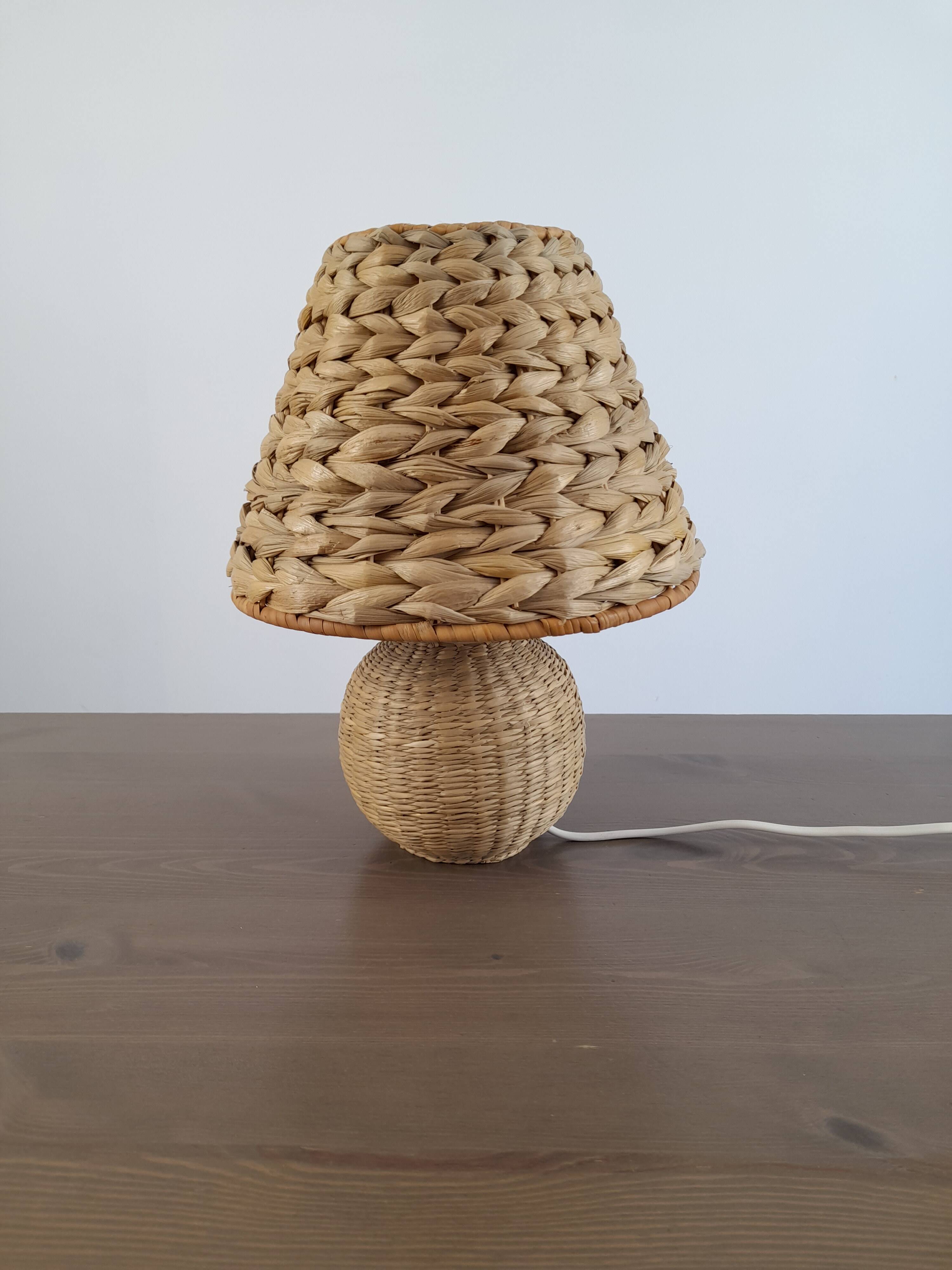 Lampe à poser tressée