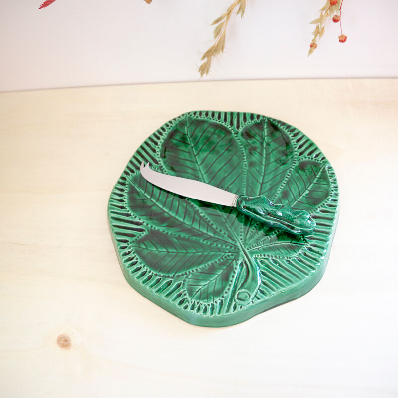 Cheese platter and its art deco green knife