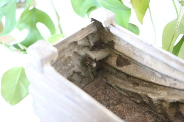 Jardinière en fonte art déco