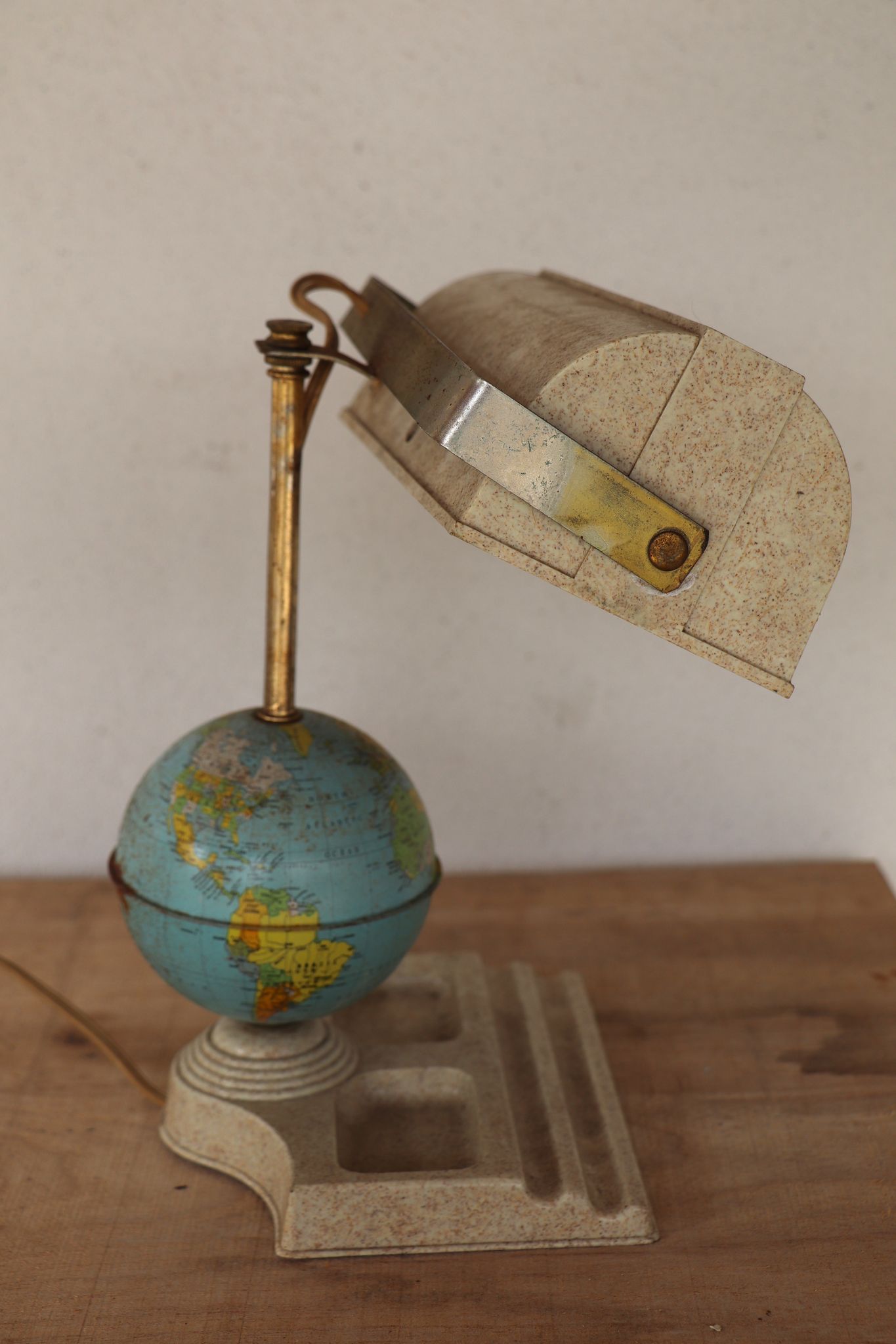 American Mappemonde lamp signed 50s