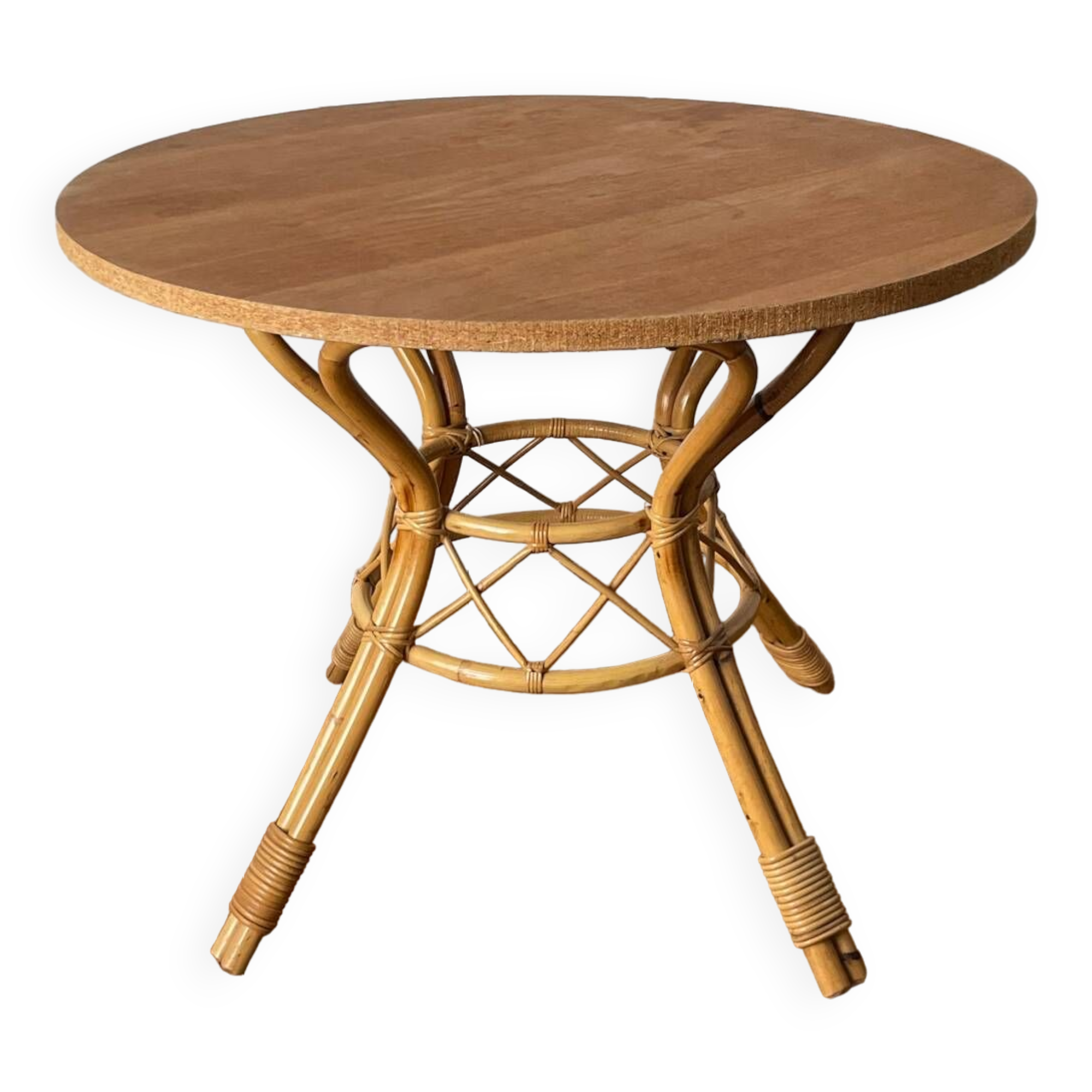 Round rattan table