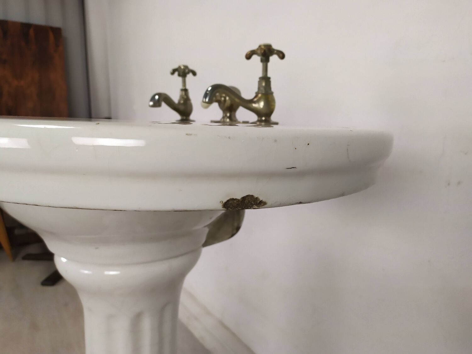 Vasque évier porcelaine sur pied