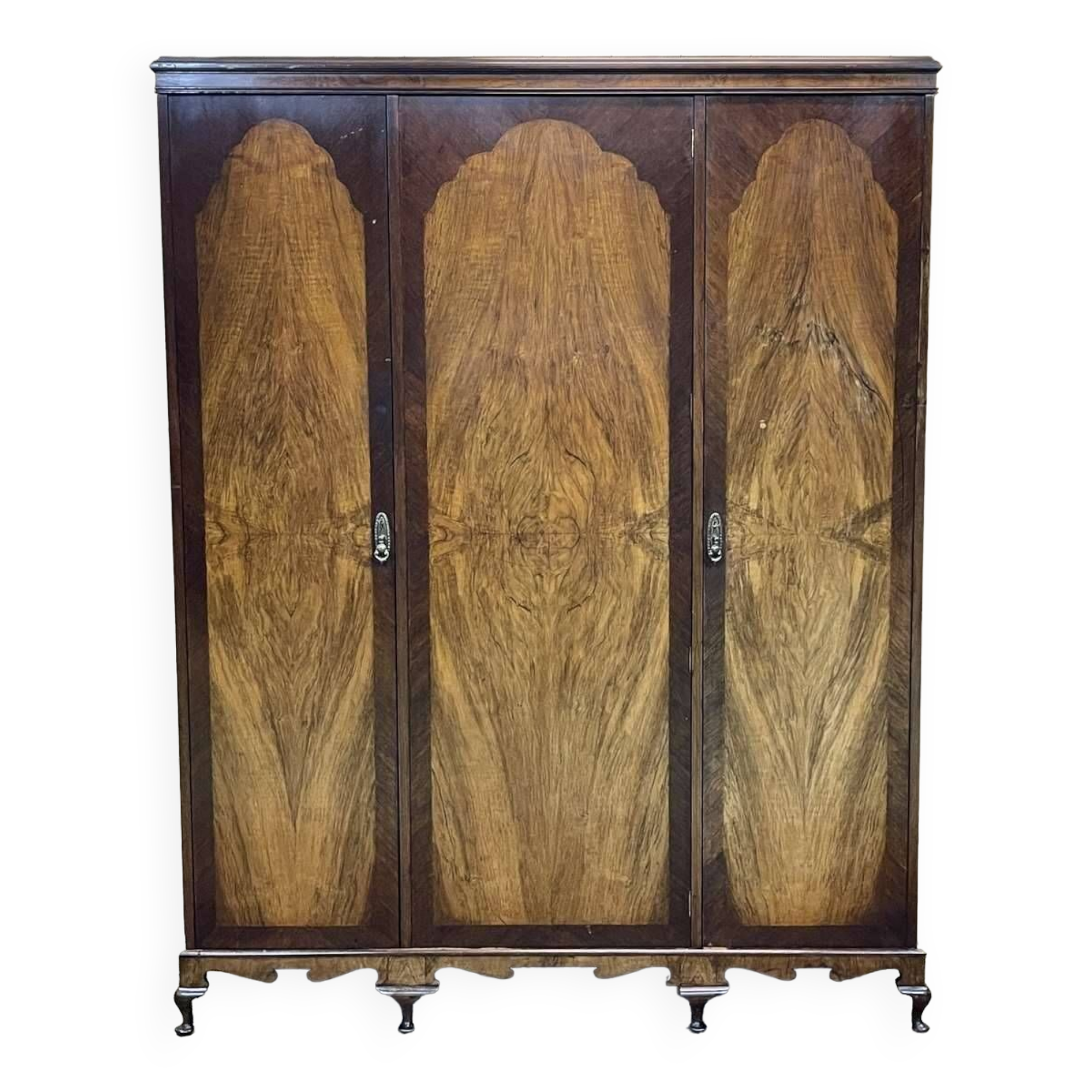 Penderie anglaise 3 portes en loupe de noyer des années 1930