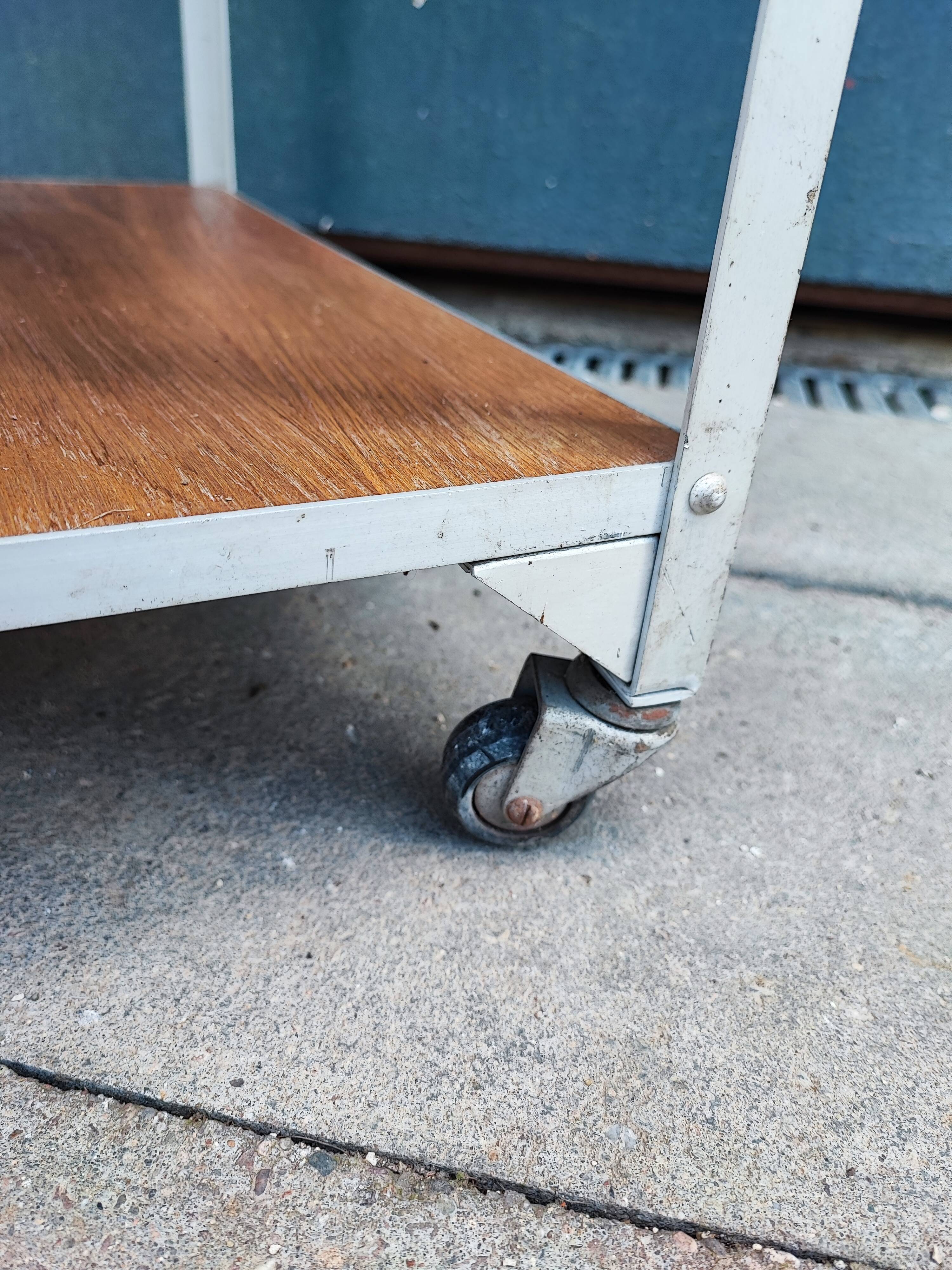 Metal binder ruwa bell