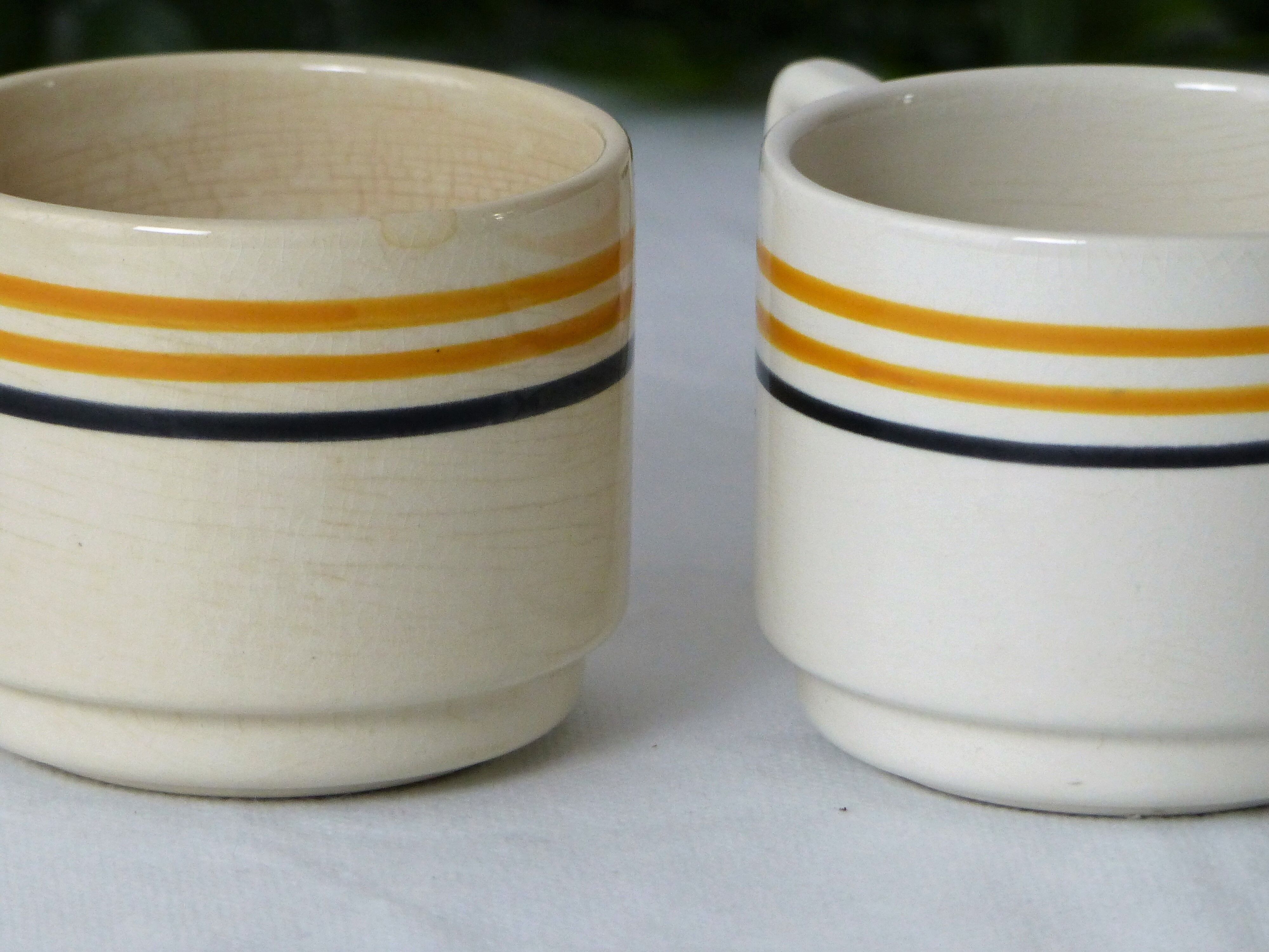 Set of 3 cups made of earthenware
