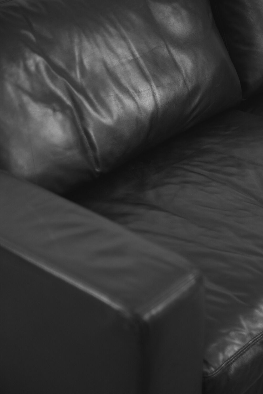 Black leather modern Conseta sofa by Friedrich Wilhelm Möller for COR