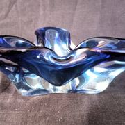 Trilobed ashtray in blue crystal
