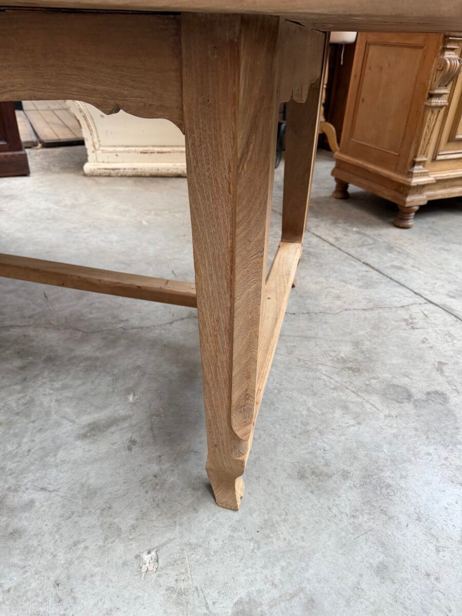 Grande table en orme milieu XXème