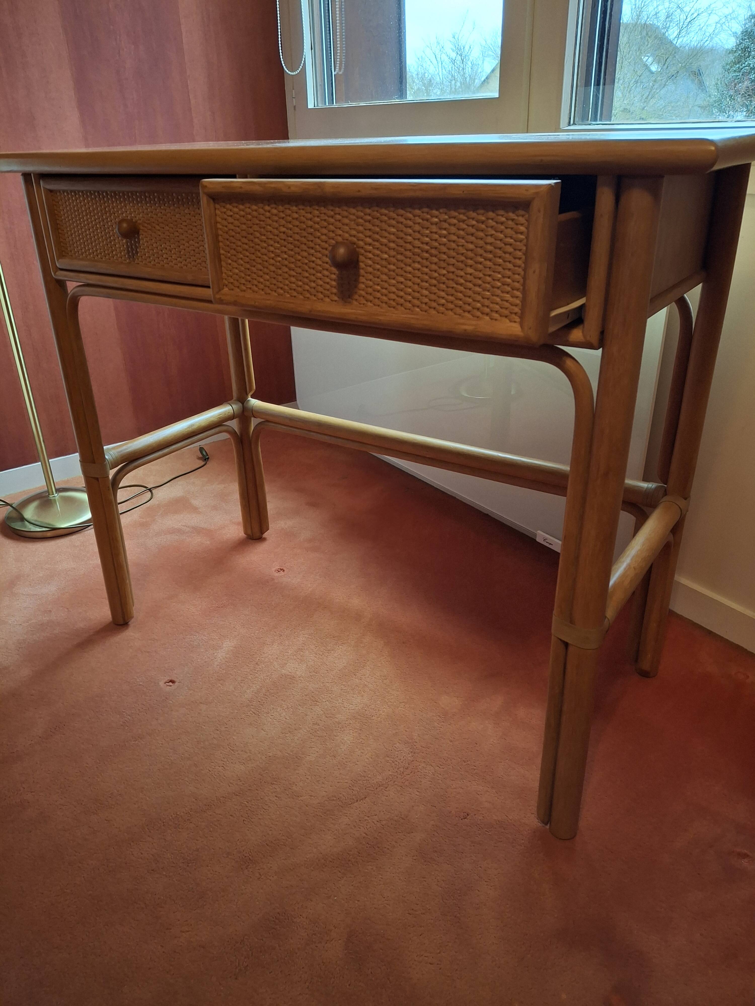 dresser with 2 drawers