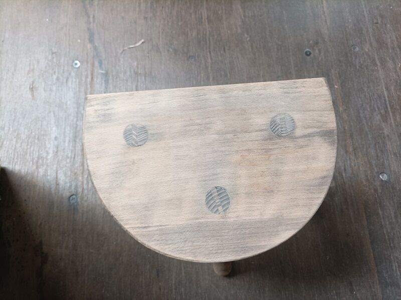 Solid wood stool half legs tripod Aero-gummed dp 0523082