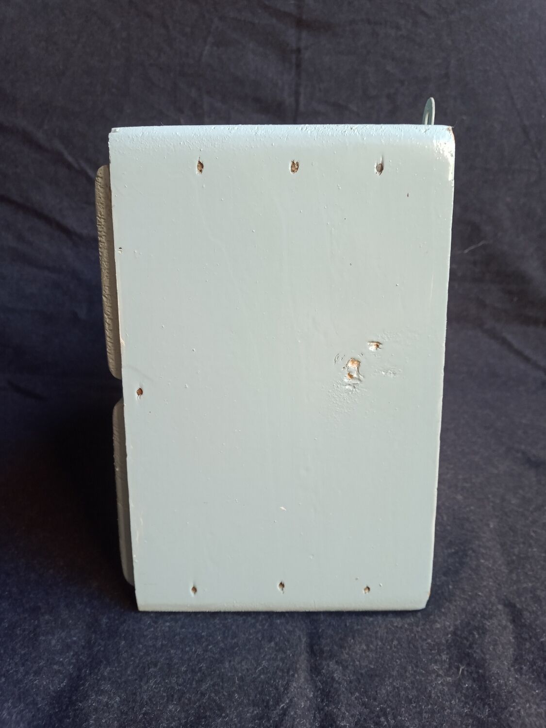 Wall-mounted storage unit with two drawers