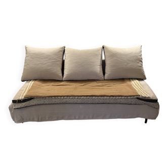 "Caliph Sofa Caravan"