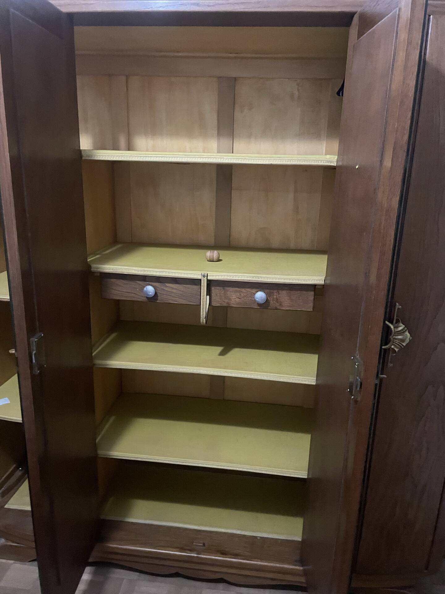 Armoire