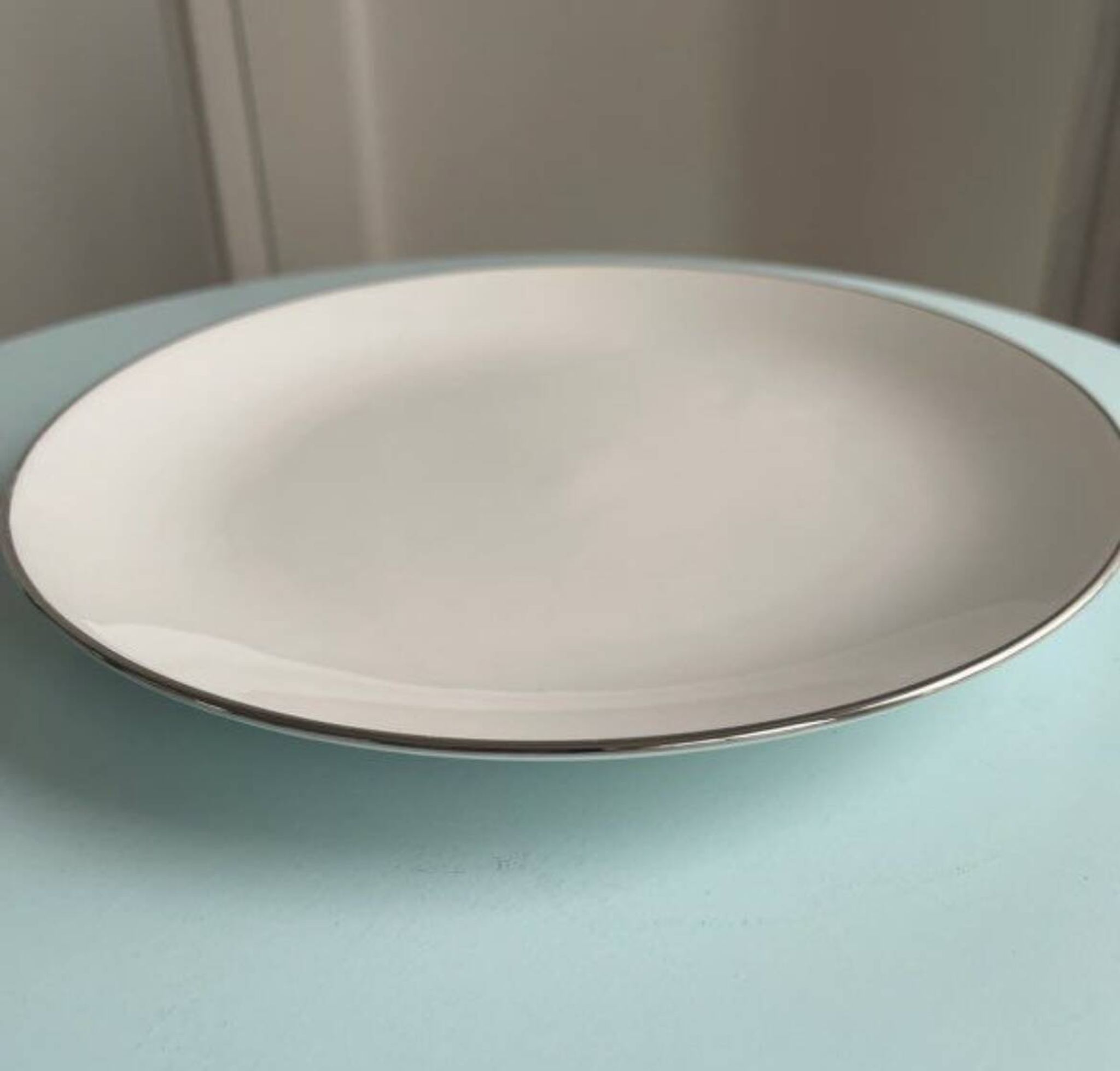 6 assiettes à dessert en porcelaine blanche liseré argent – Seltm