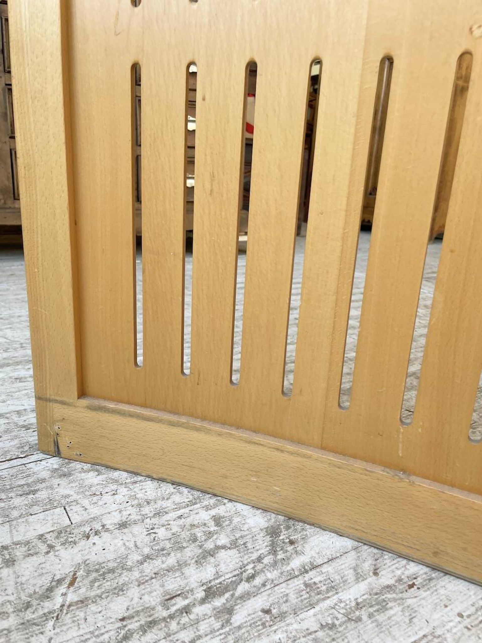 Large curved beech screen from the 80s