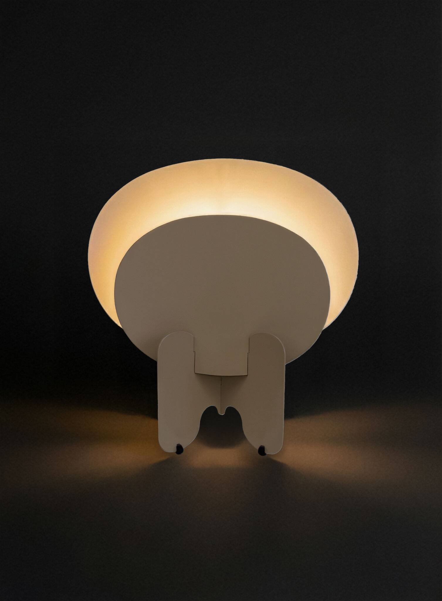 Beige lacquered Aurora lamp