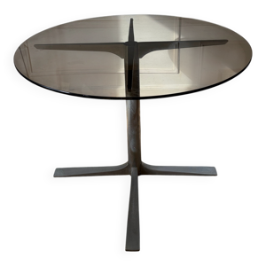 Table à manger en métal