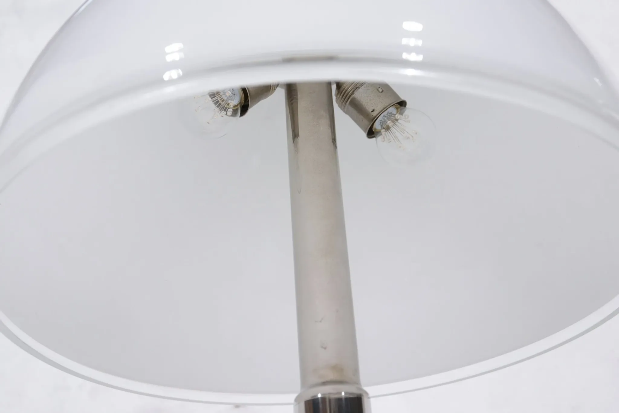 Mid-century Italian opaline white Murano table lamp
