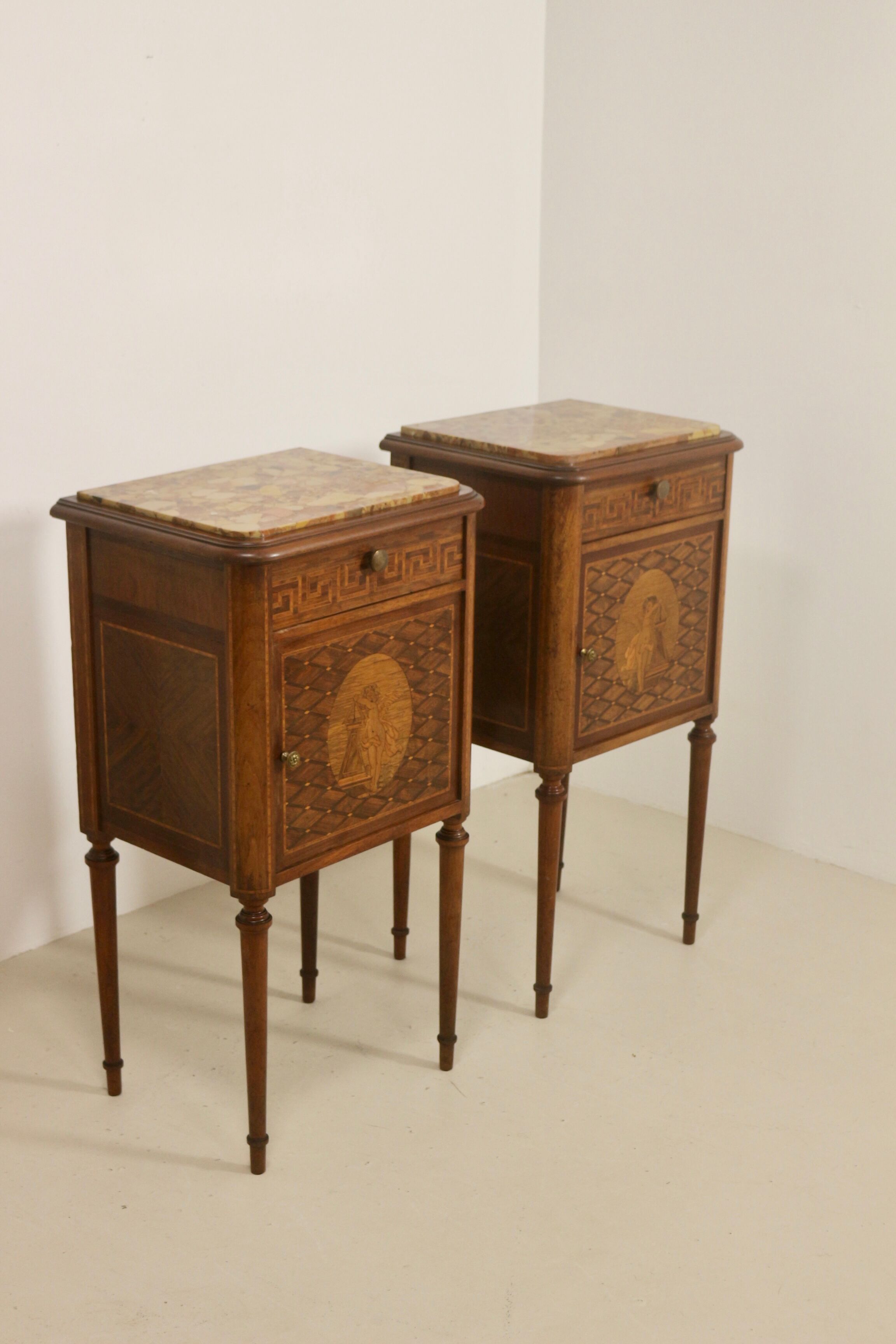 Pair of marquetry bedside tables decorated in marble façade Brèche d'Aleppo. Ref Toulouse.