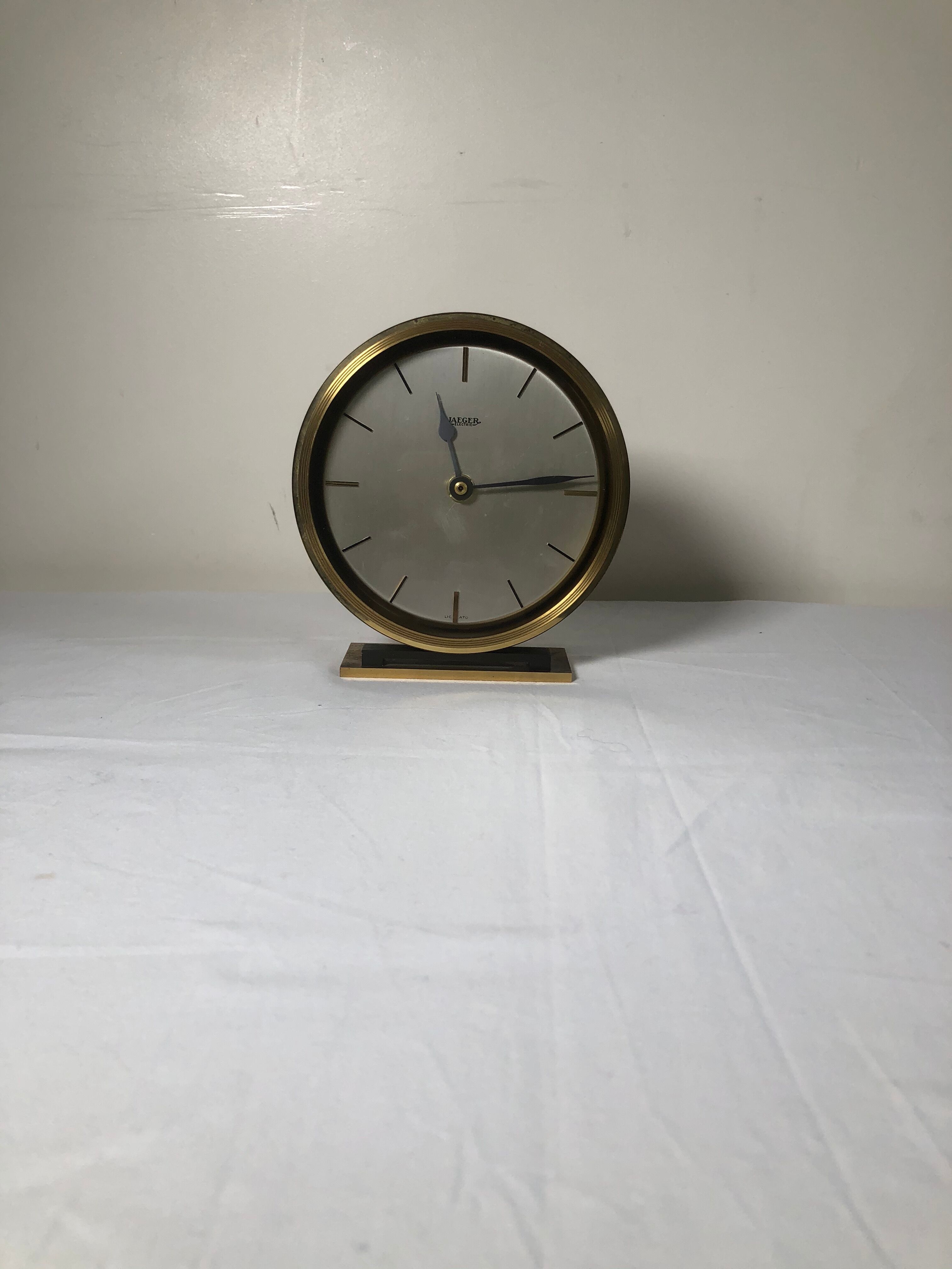 Pendulette Jaeger electric brass and bakelite