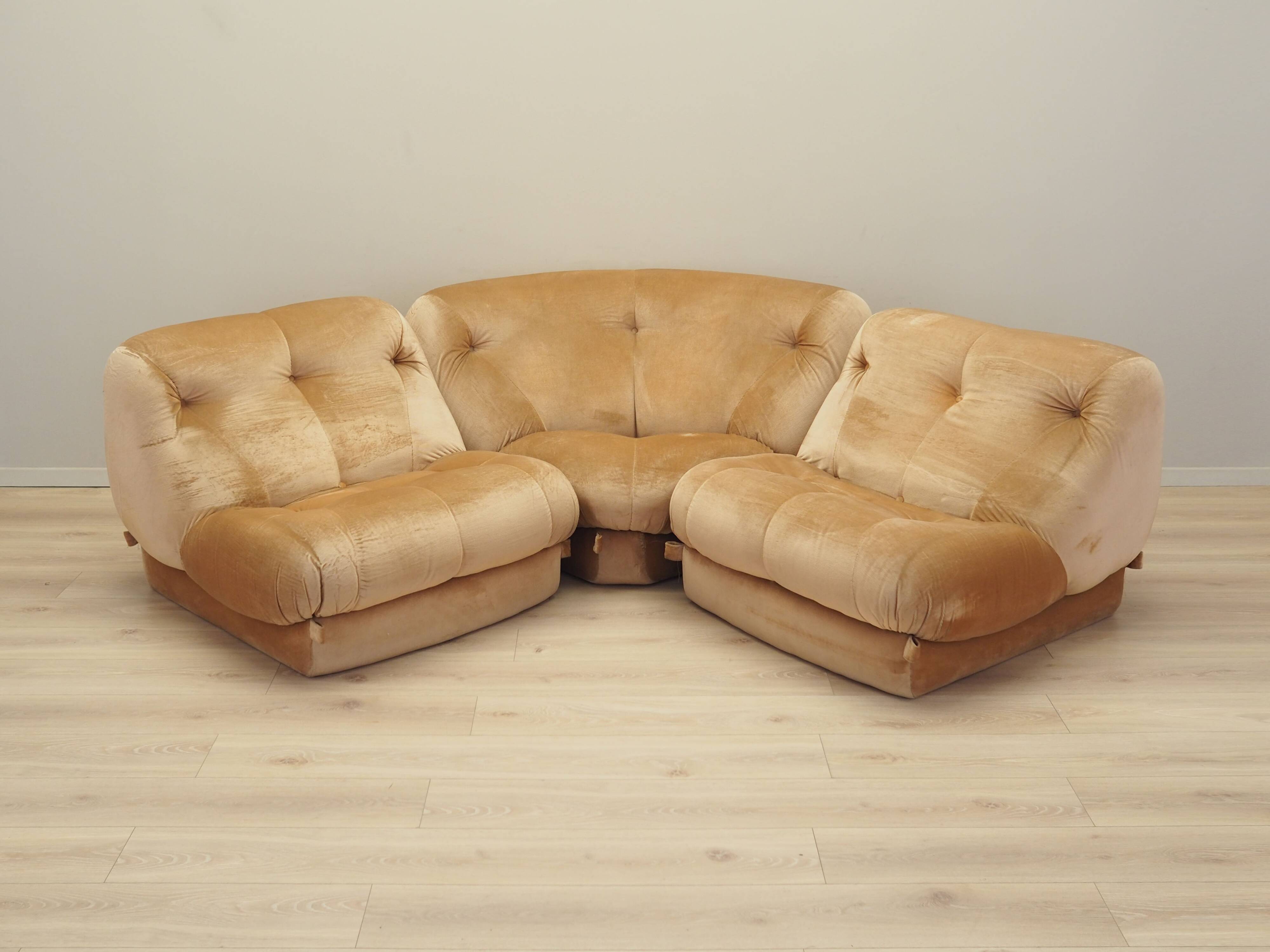 Modular sofa, Italian design, 1970s, designer: Rino Maturi, manufacturer: M