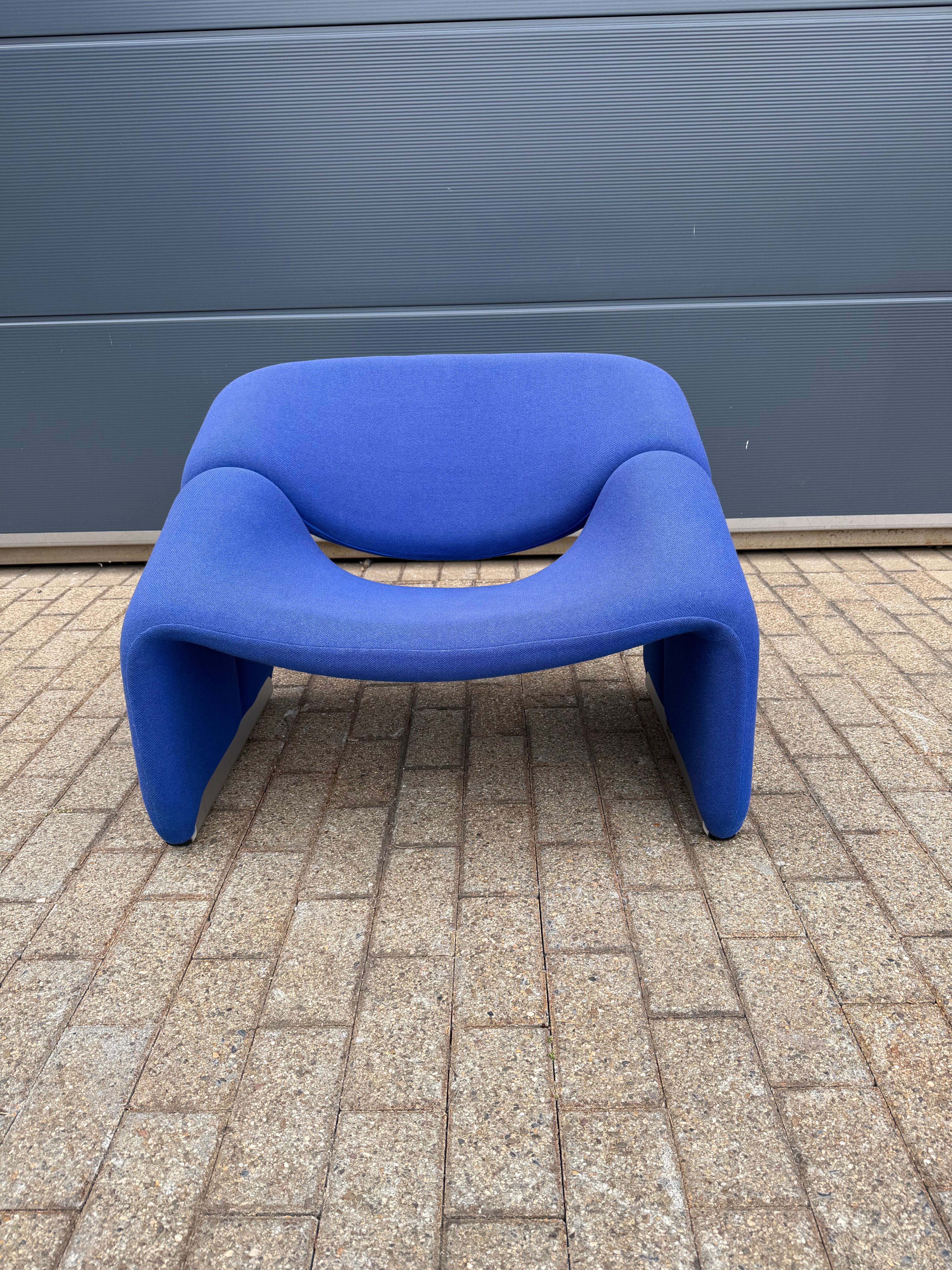 Artifort F598 Groovy armchair Pierre Paulin, Electric blue