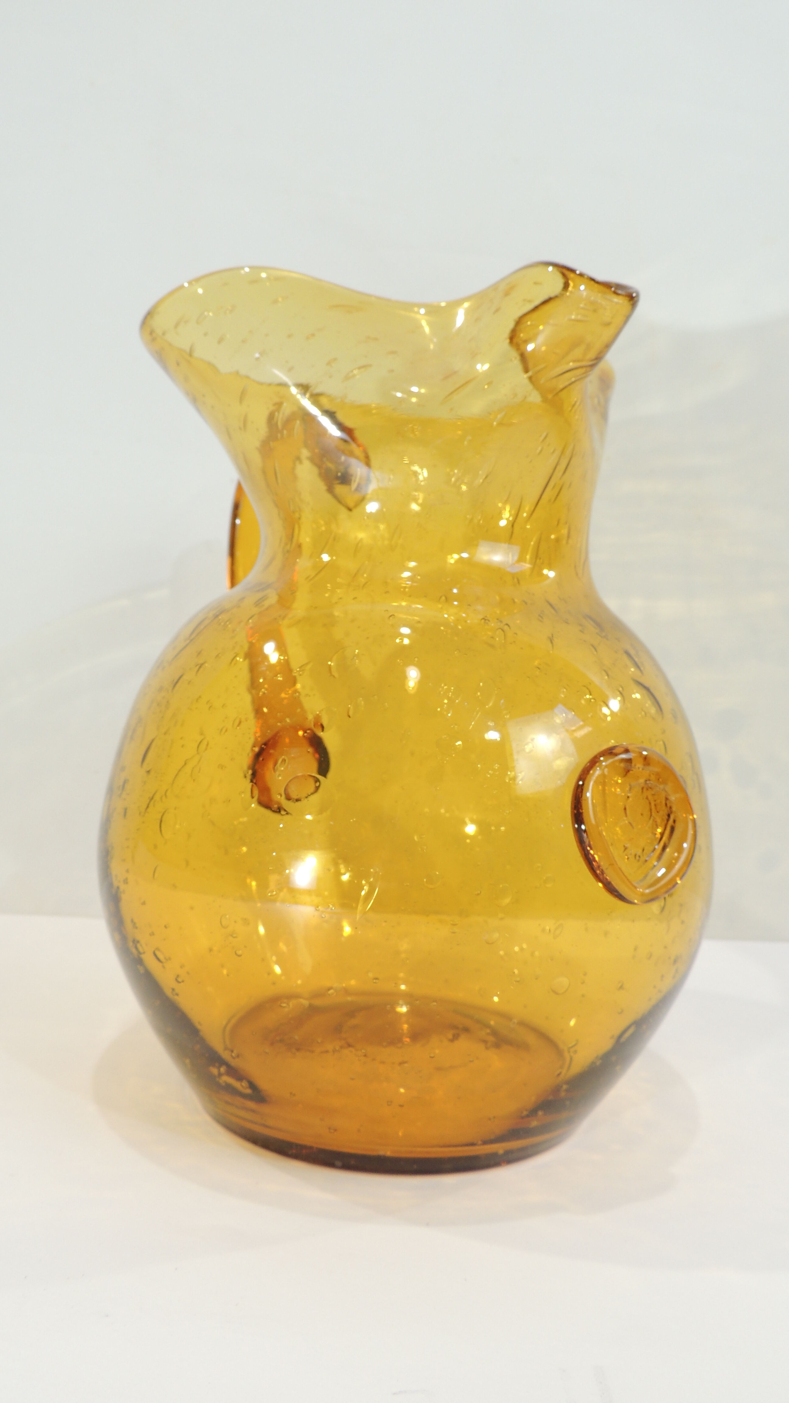 Bubbled glass pitcher biot style from the glassworks La Rochere
