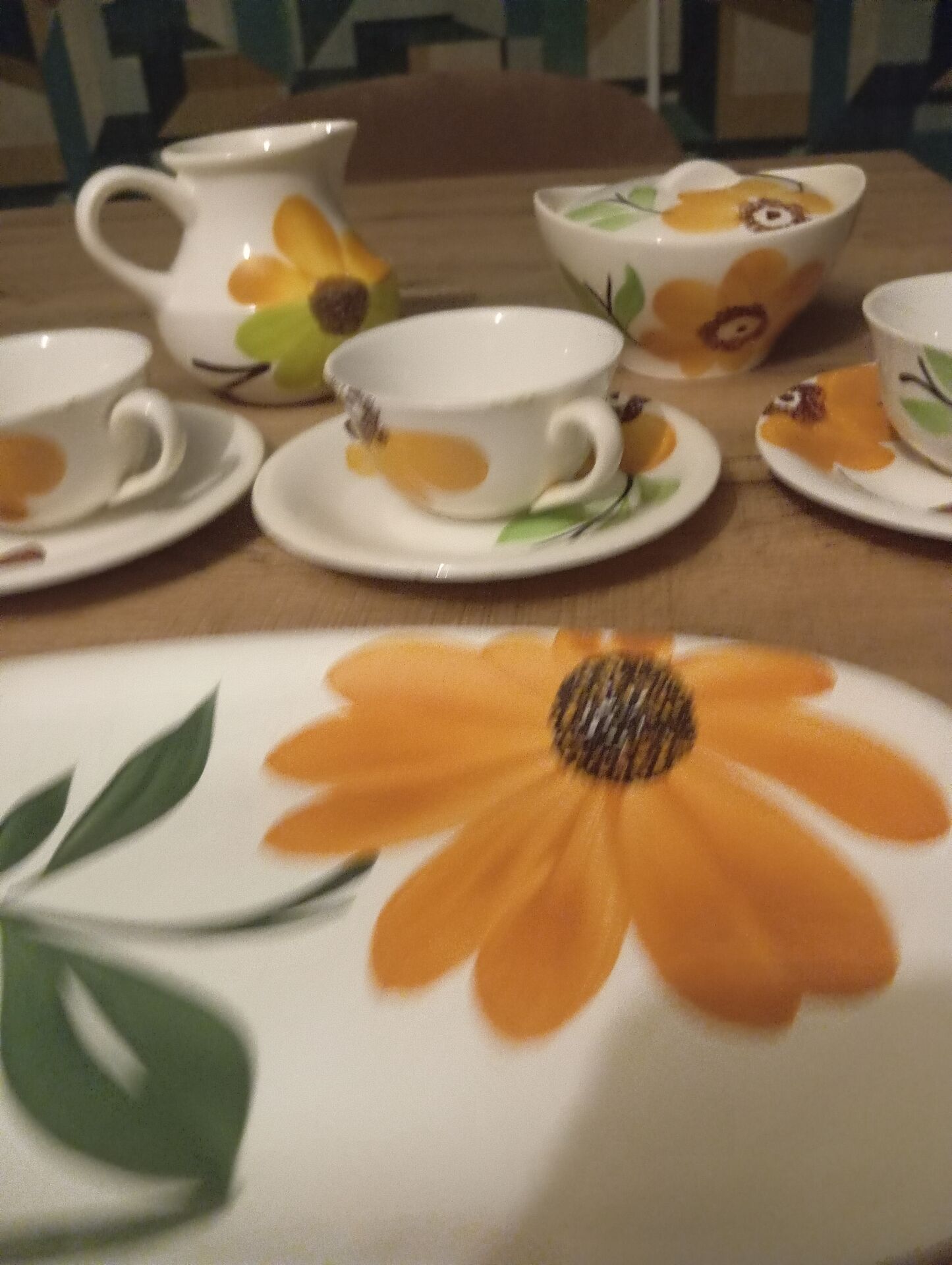 Gien set model Sunflowers and Lodi. 1970s