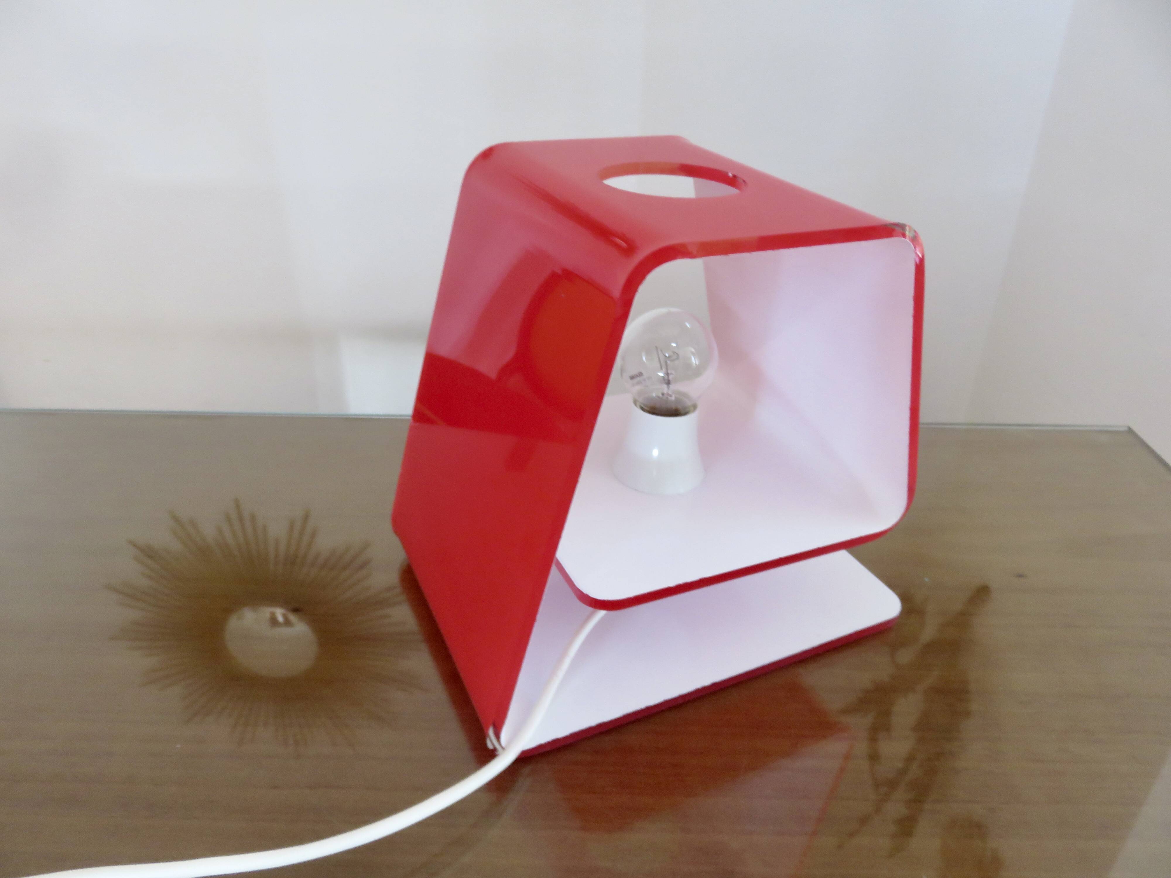 Calligaris luce lamp made in italy 2007 red plexiglass