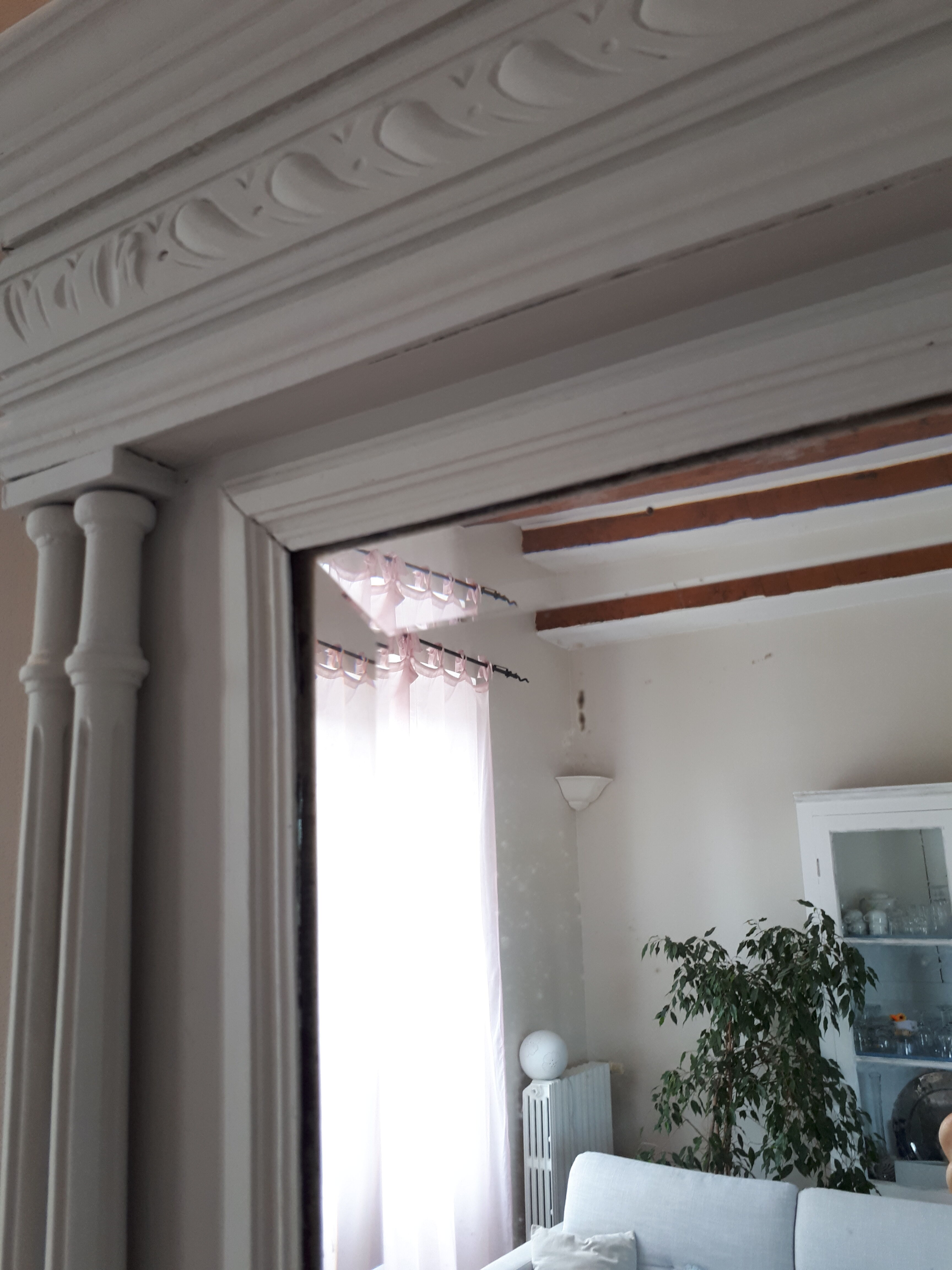 Miroir Trumeau style Henri II glace bisautée rénové gris clair  106 x 77 cm