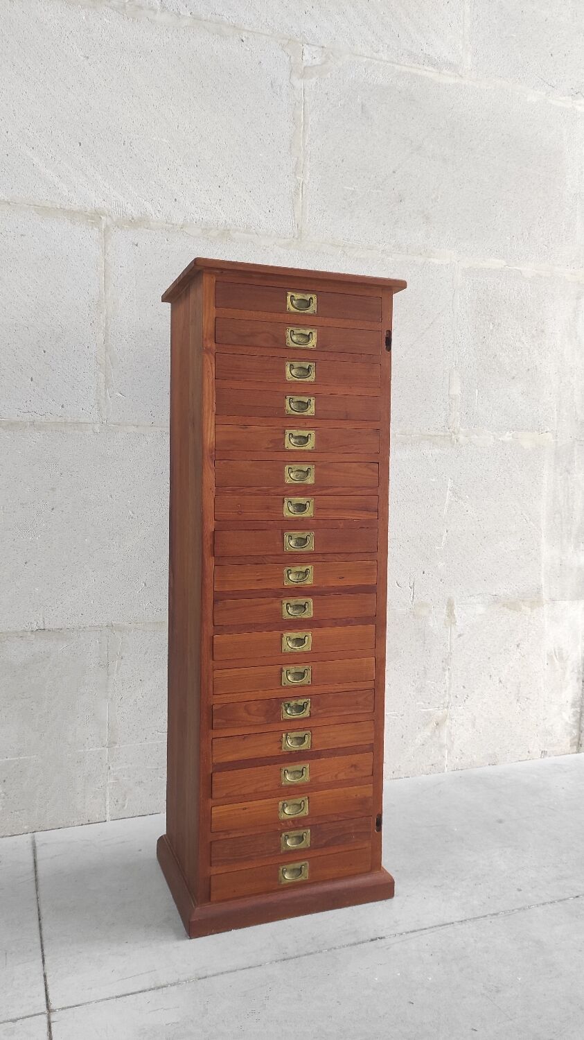 Trade furniture with drawers