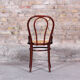 Chaise en bois courbé et assise cannage