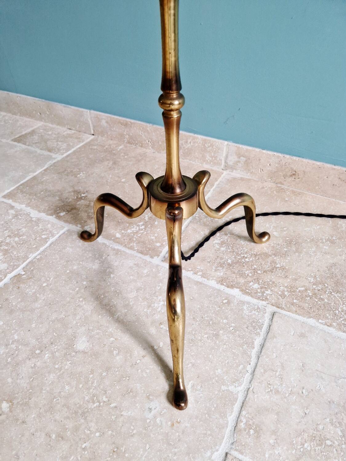 Brass floor lamp with rattan shade, 1950s-60s.