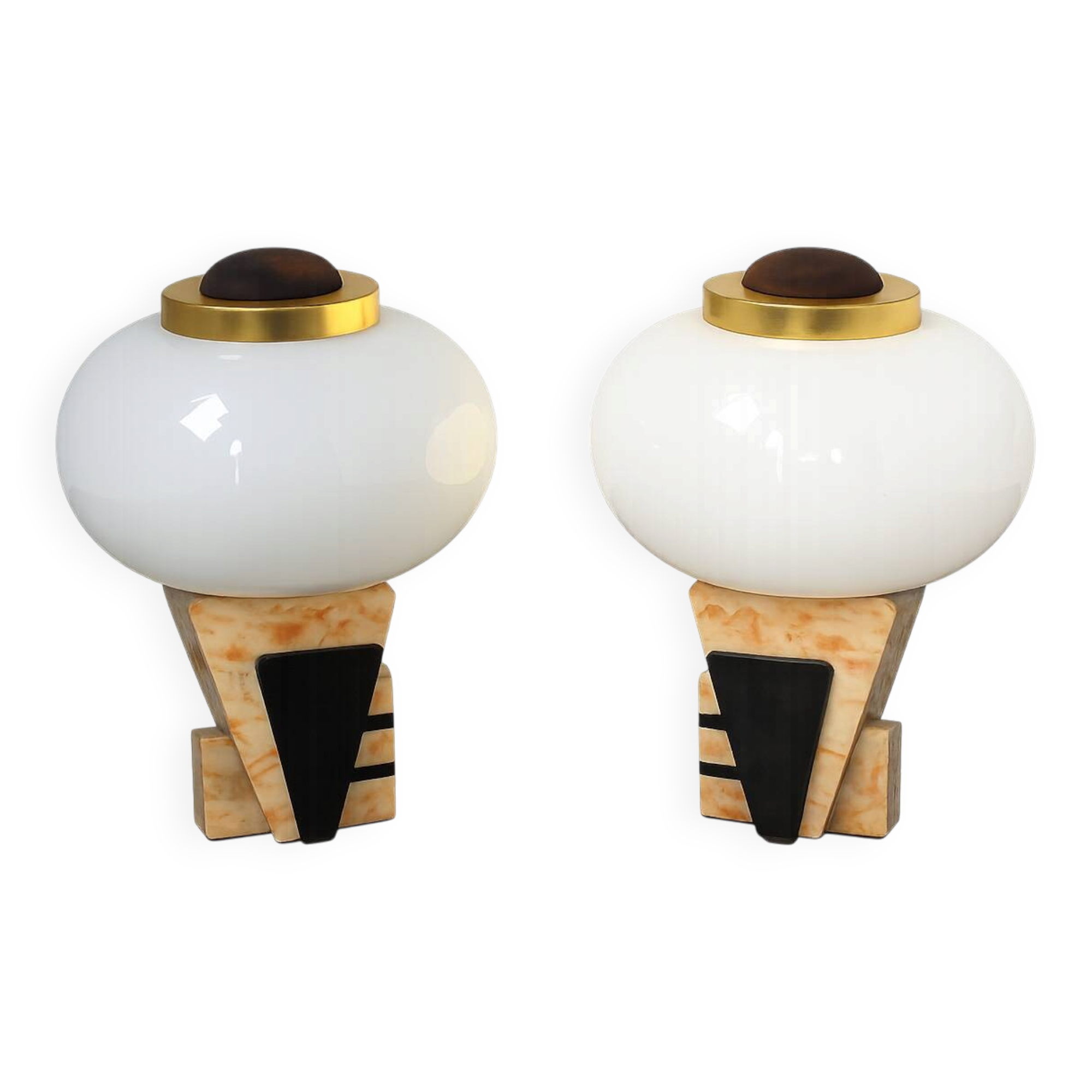 Une paire de lampes de table de style Art Déco, années 1950.