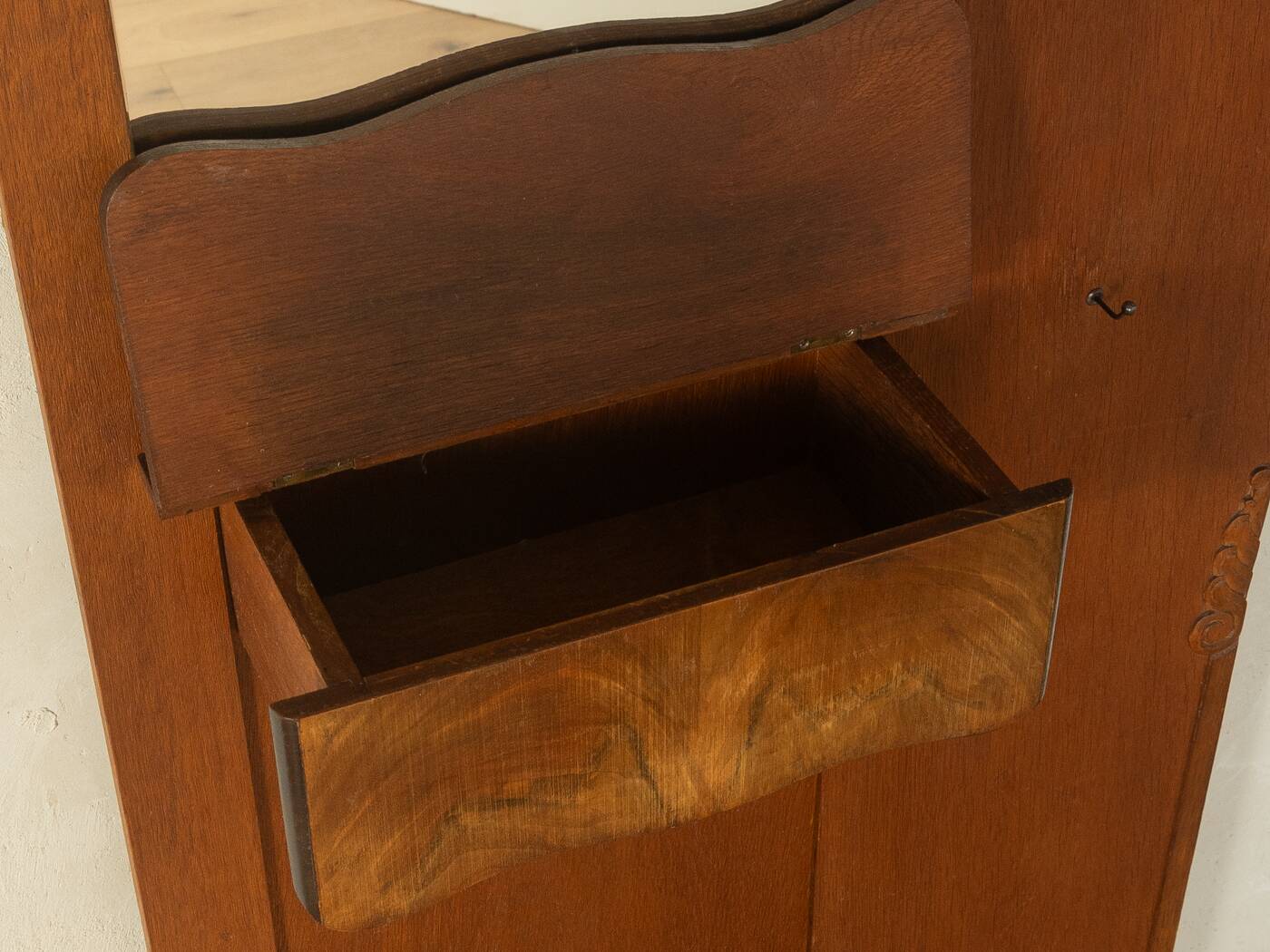 Porte-manteau Art Déco des années 1920
