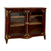 Low display cabinet in rosewood veneer from the Regency period, 18th century.