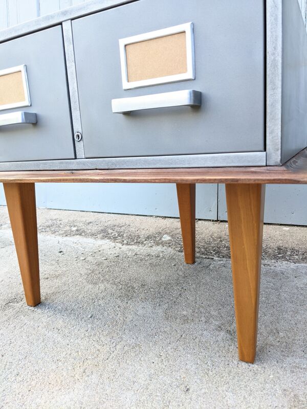Table basse casier métallique
